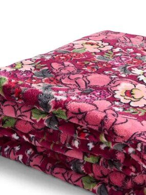 Vera Bradley Throw Blanket Minnie Mouse & Daisy Duck Hidden Hearts Disney